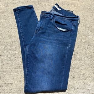 Levi’s 711 skinny jean